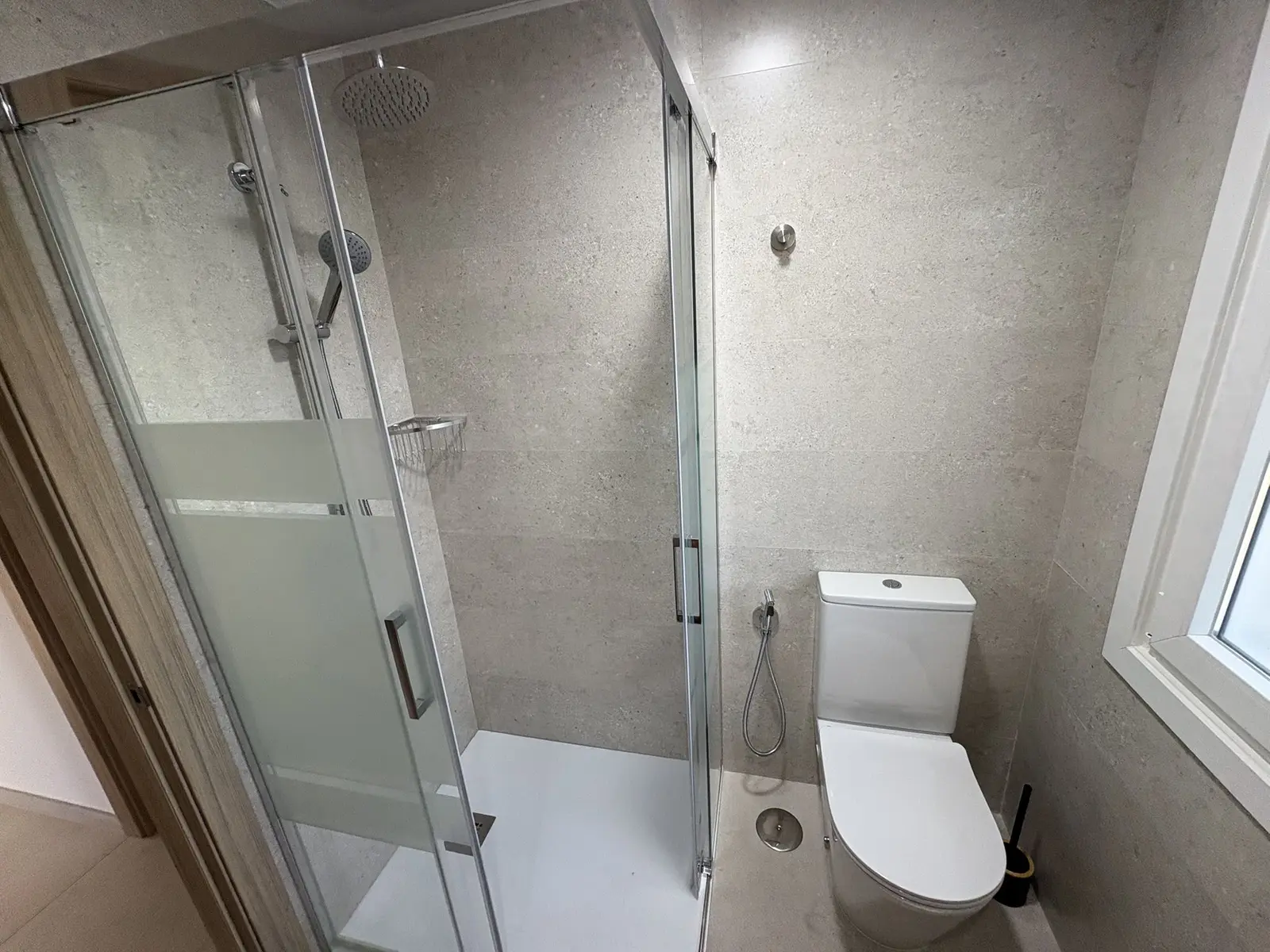 Segundo baño equipado, LouroBeach II, Muros (Galicia)