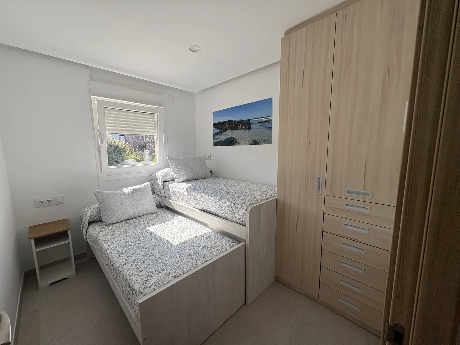 Cuarto con dúas camas individuais, LouroBeach II, Louro (Galicia)